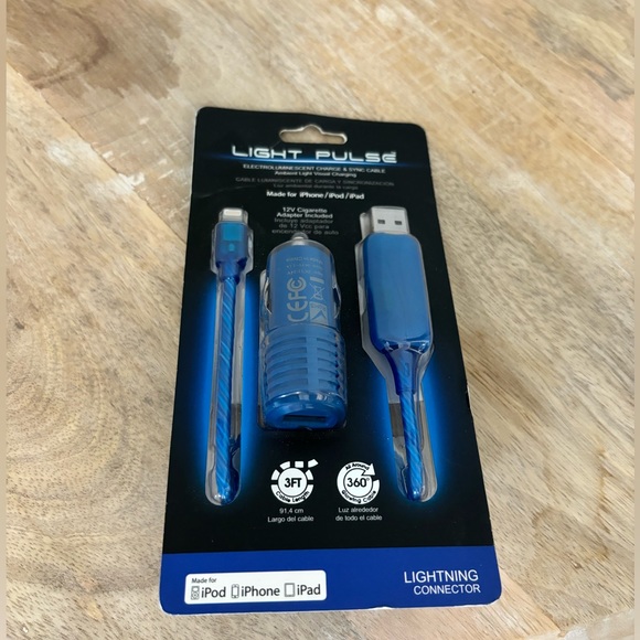 New in Box Pilot Light Pulse Charge and Sync Cable w/ Cigarette Lighter Adapter - Picture 1 of 2